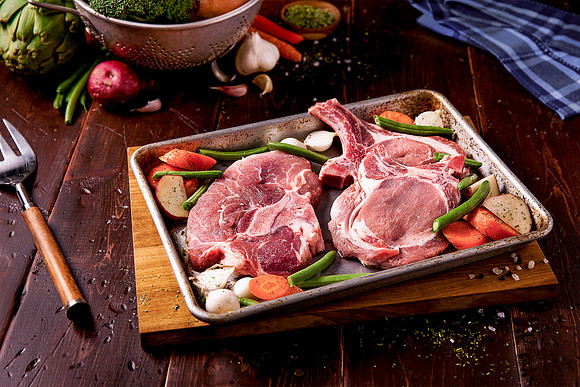 pork-chops-vegetables-preparation-pan.jpg